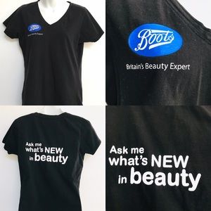 BOOTS Britain’s Beauty Expert ASK ME WHAT’S NEW IN BEAUTY Tee Shirt S/M